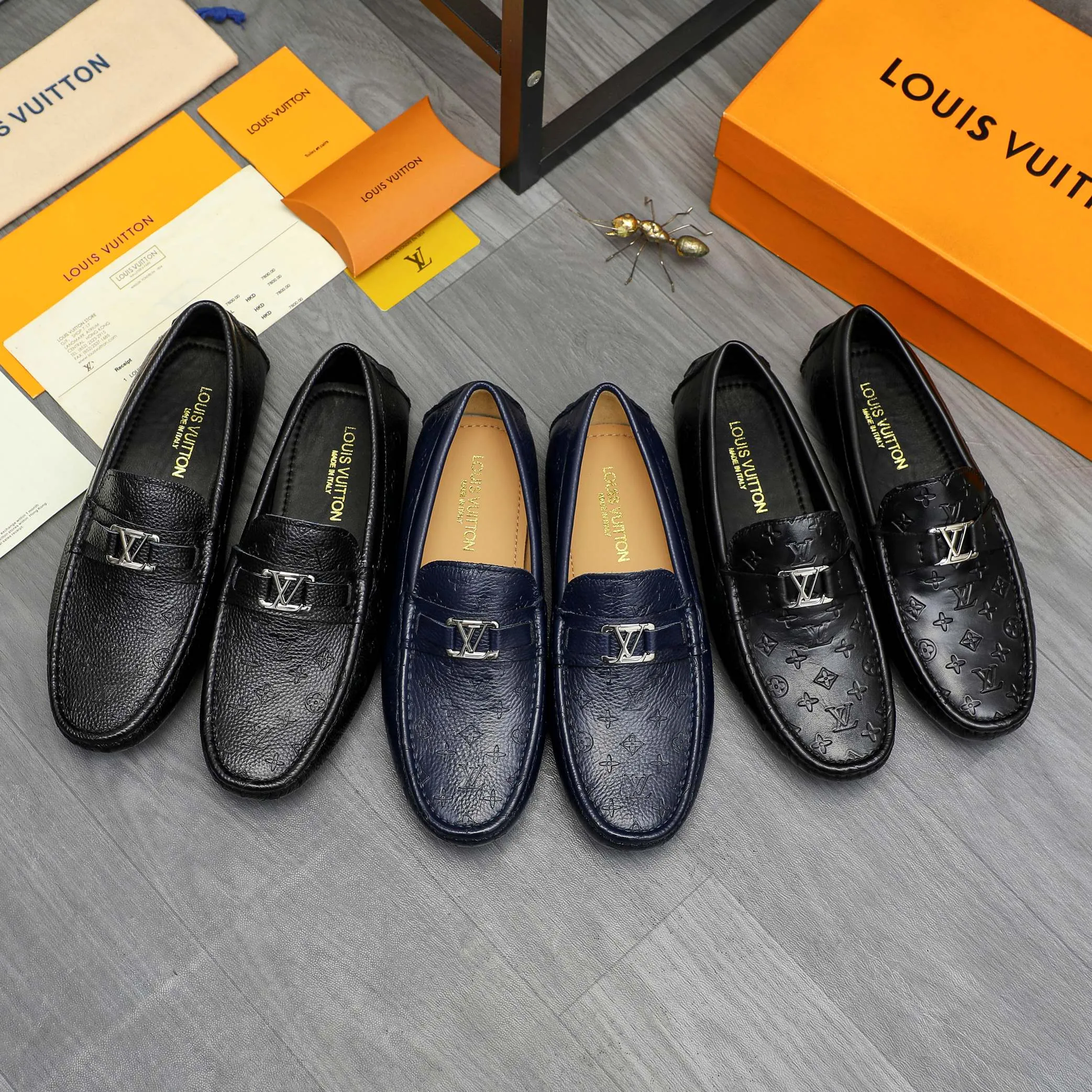 Men's shoes 💰p420 Product trademark: LV (Louis Vuitton) casual slip-on men's shoes Regular size: 38-44 Product material: Selected pebbled cowhide embossed upper, sheepskin lining, rubber outsole